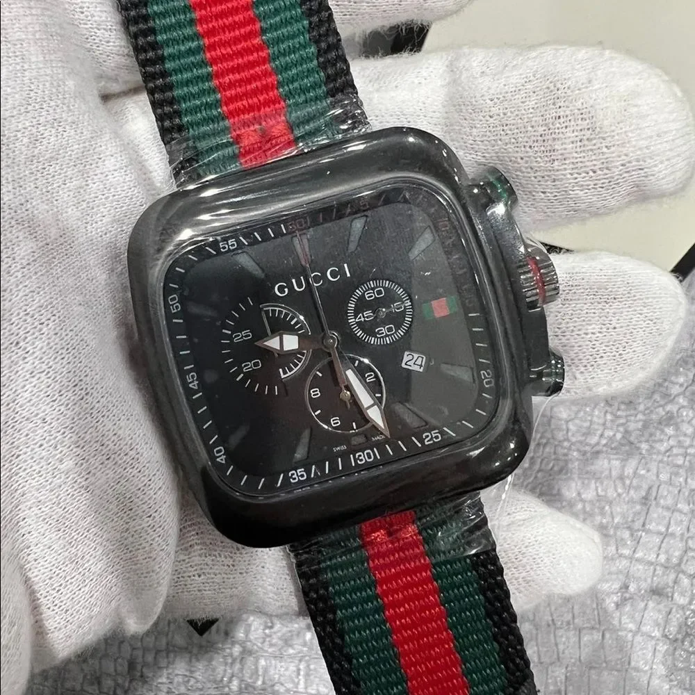 NIB Green & Red G-Coupe Gucci Watch - Picture 1 of 8